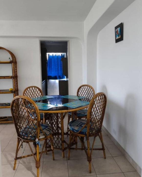 Acogedor Apartamento De Playa En Los Corales - La Guaira Caraballeda Exterior photo